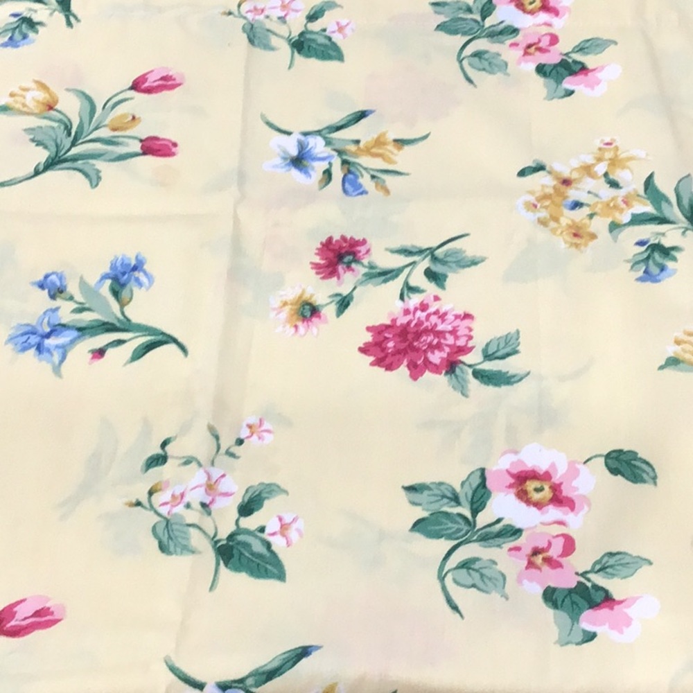 Vintage Pair Floral King Pillowcases or Fabric for sewing NEW old stock - Picture 3 of 6